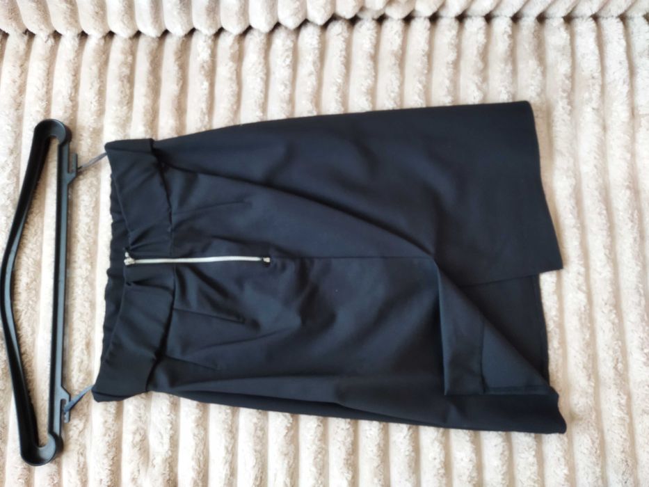 Продам спідницю в дуже хорошому стані