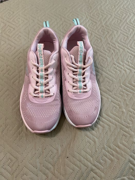 Продам кросівки skechers