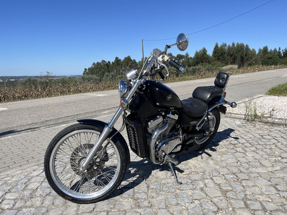 Suzuki Intruder