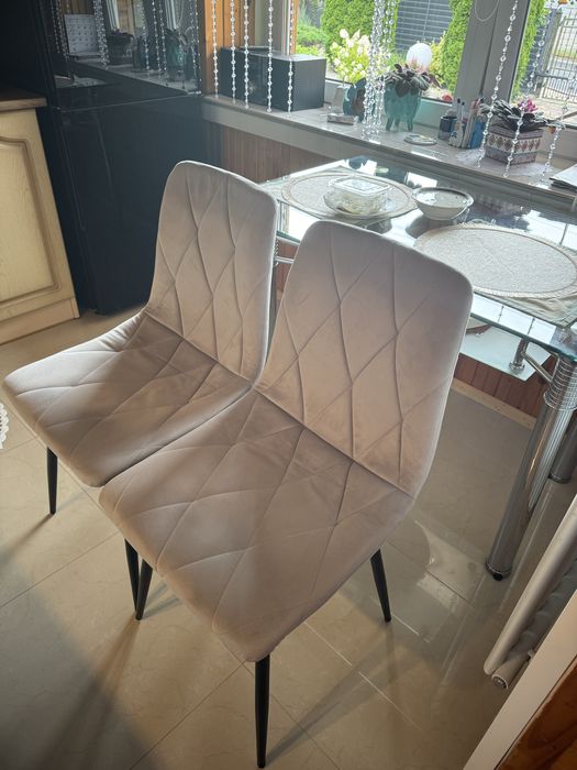 Krzesła kuchenne. Nowe powystawowe.