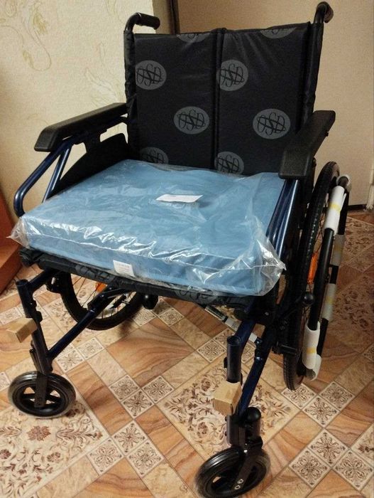 Продается новая инвалидная коляска