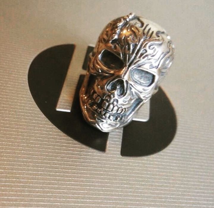 Продам бусину на темляк браслет череп
