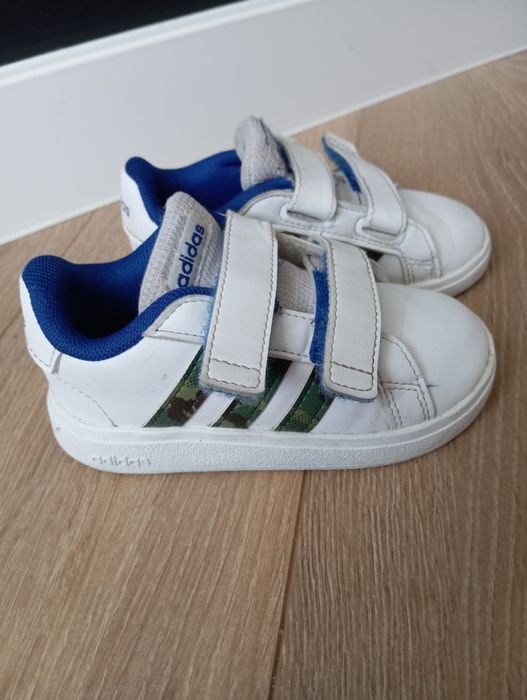 Adidasy chłopięce Adidas białe r. 22