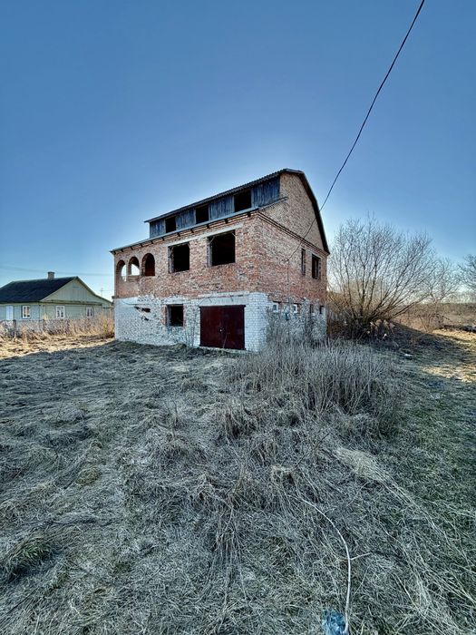Продаж будинку у селі Вельбівне із земельною ділянкою 25 сот