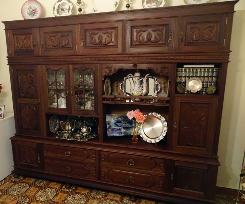 Móvel de sala em madeira maciça – clássico anos 80