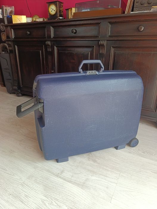 Walizka podróżna Samsonite ,,pancerna"