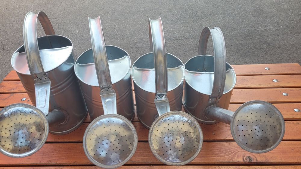 konewka metalowa,podlewaczka,konewka ocynkowana z sitem ozdoba ogrodow