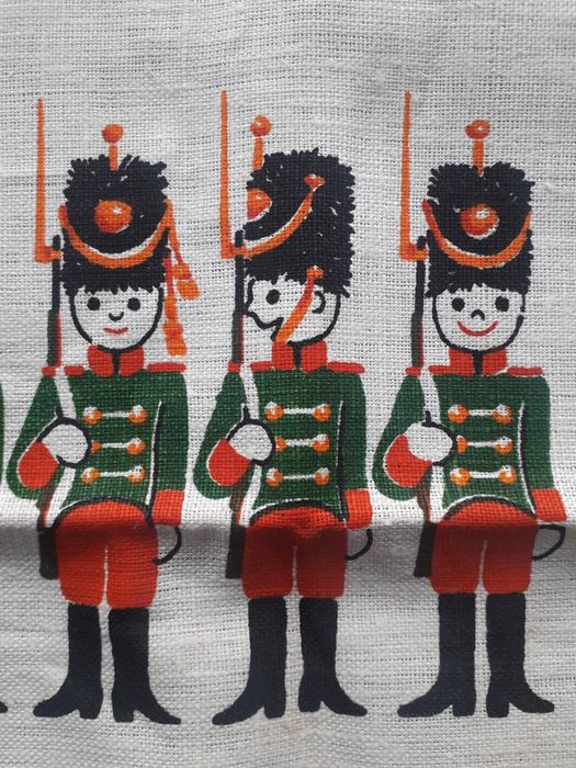 Stare serwety z żołnierzykami nieużywane rok około 1978