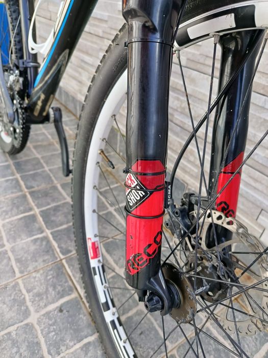 Bicicleta btt roda 26 - carbono