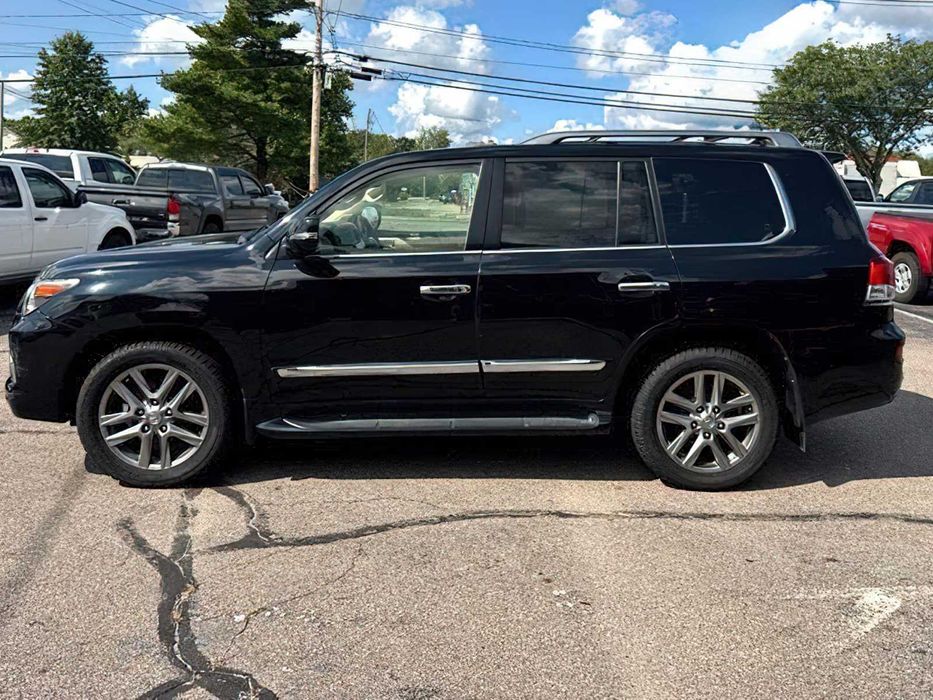 Lexus LX 570      2014