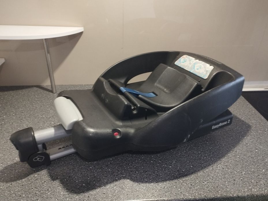 Fotelik samochodowy nosidełko + baza Maxi Cosi EasyBase 2  0-13kg