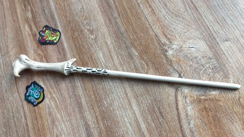 Harry Potter - różdżka ; właściciel Voldemort (beżowy)