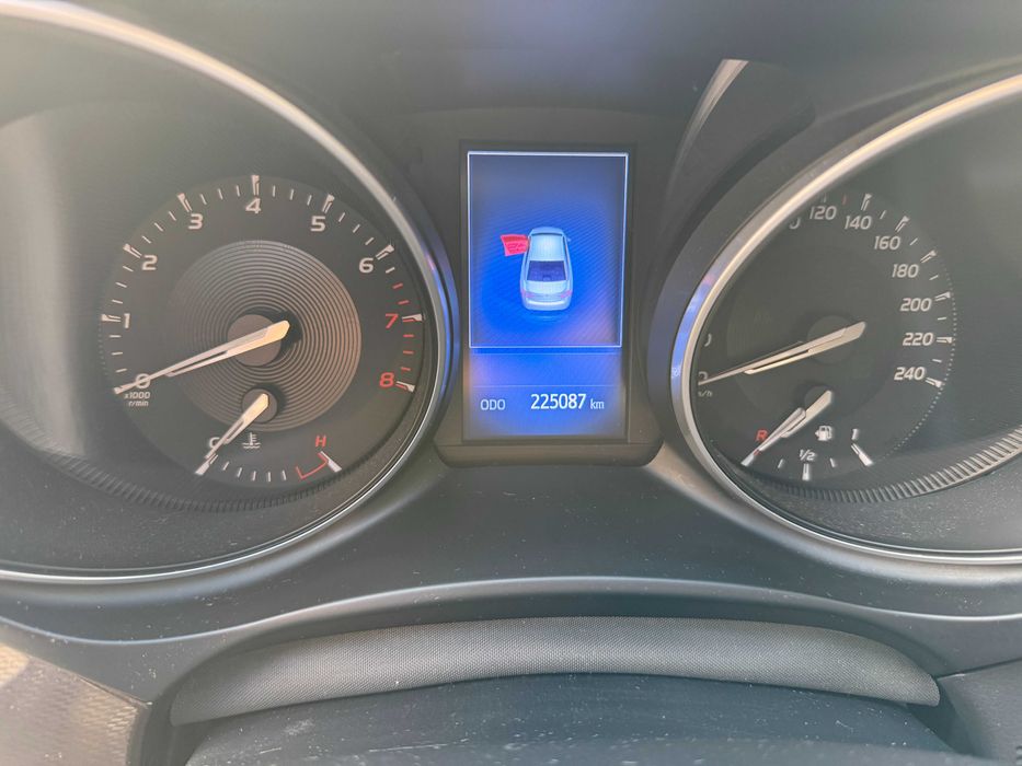 Toyota Avensis 2015 - cesja leasingu - pozostało 14 rat