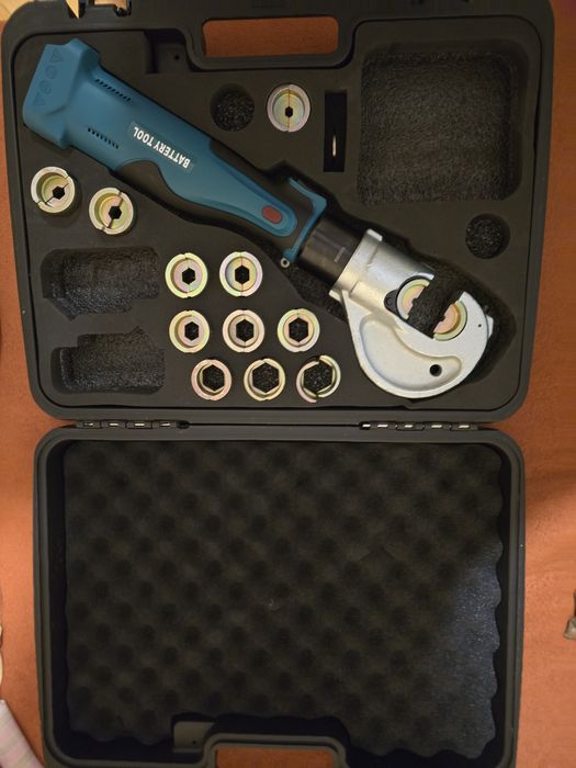 Zaciskarka hydrauliczna akumulatorowa