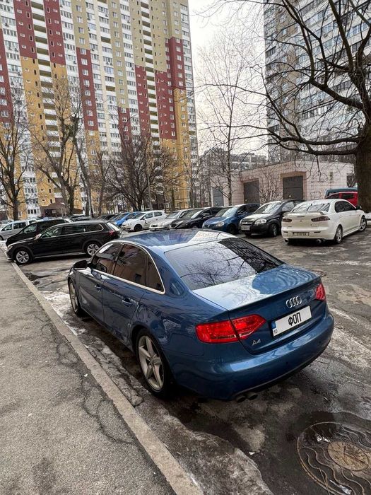 Audi A4 2009 року