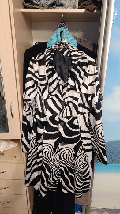 Плащ  ,куртка жіночі