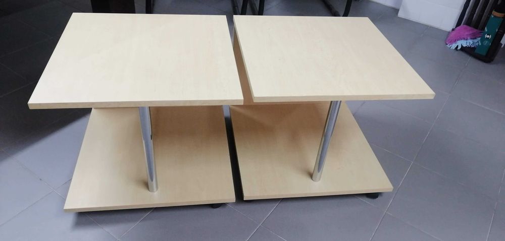 2 mesas com múltiplas utilidades