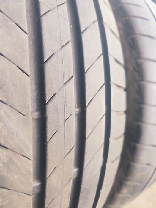 Opony letnie Bridgestone Turanza T005 235/50/19 103T Dot 2722 BDB stan