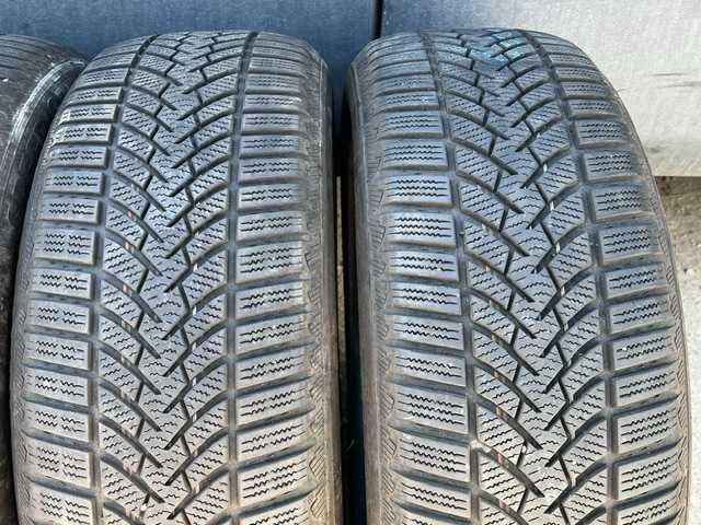 Komplet opon zimowych 235/55R19 Semperit