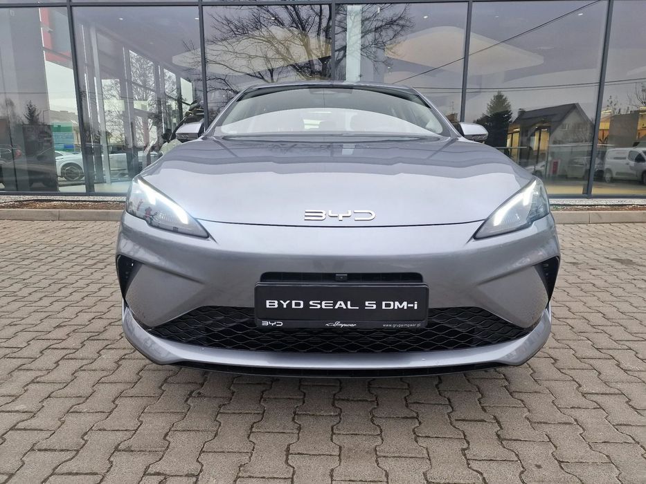 BYD Seal 5 Zasięg 1050 km / Kamera 360 / Ekran 12,8 ''
