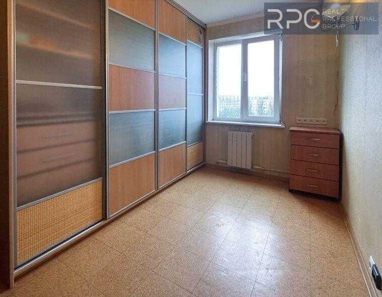 Продається 3к. квартира по вул. А.Солов'яненка,8  рк