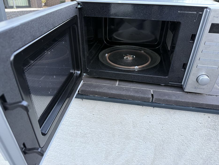 Microondas com grill 700/800W