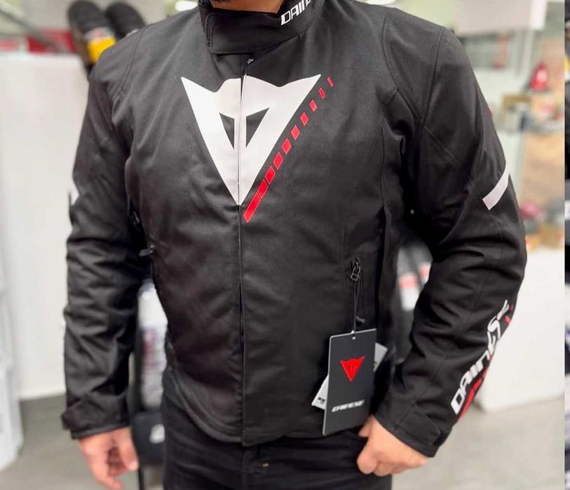 Casaco NOVO Dainese.Impermeável, 4 Estações.Forro removível.Em 46 e 48