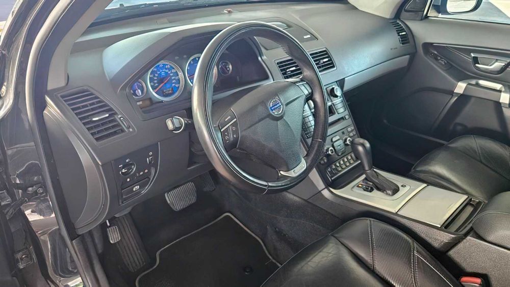 Volvo XC90      2014