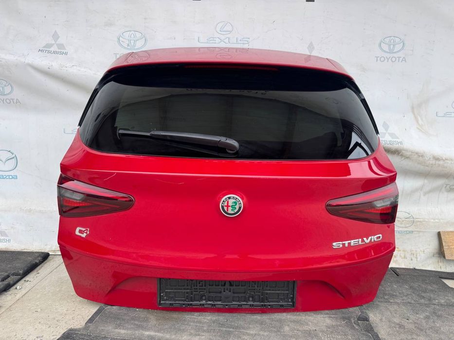 Кришка багажника ляда Alfa Romeo Stelvio