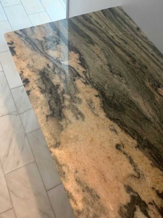 Mesa de Madeira antiga com tampo em mármore