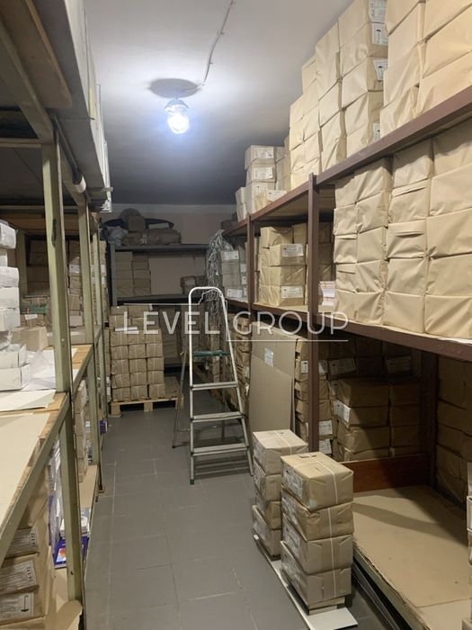 Окрема будівля (ОСЗ) з ділянкою 21 сотка та складом. Куренівка