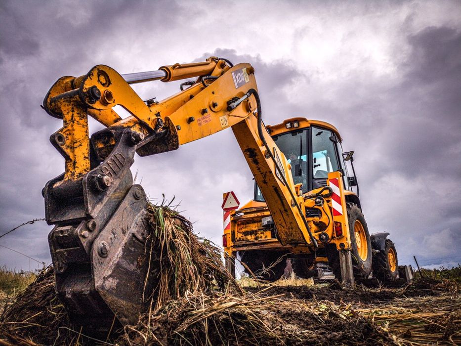 Usługi koparko ładowarką wyburzenia koparkowe koparka kopanie