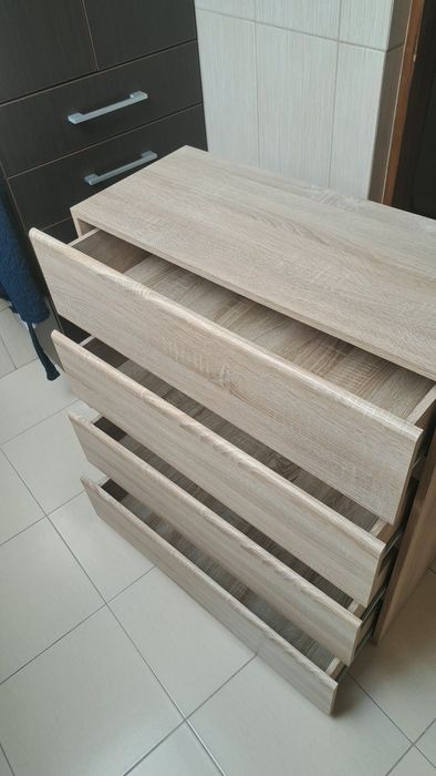 Black Red White  80x90x35