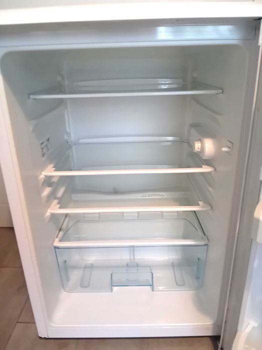 Frigorífico de bancada Beko impecável como novo