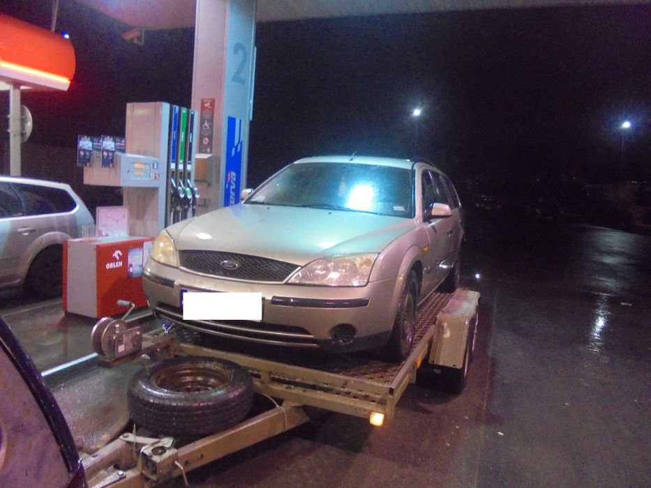 Ford Mondeo MK3 2.0 diesel 90KM DI kolor srebrny-piaskowy  na części