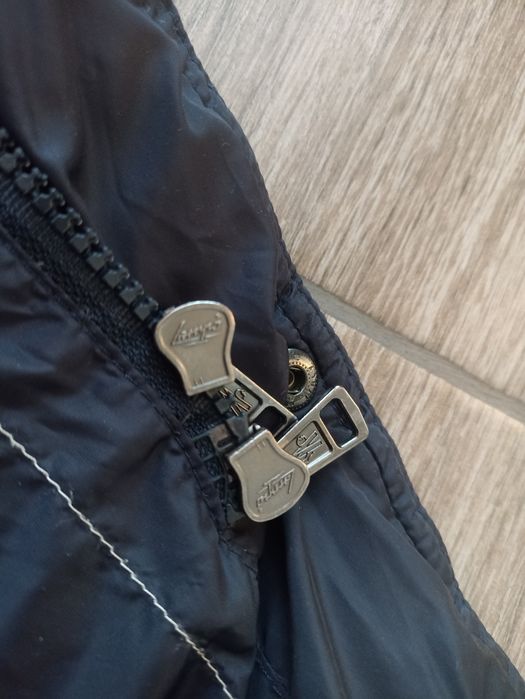 Оригінальний дитячий пуховик Moncler (Розмір 140 / 10 років)
