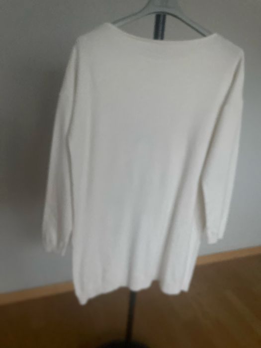 Sweter damski biały dłuższy,  gwiazdki cekiny uniwersalny Glam Amour