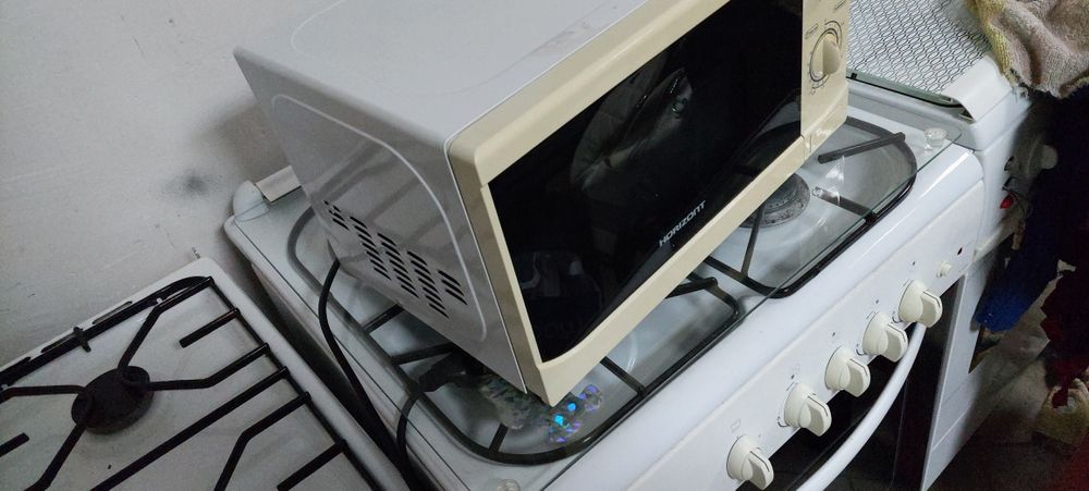 Продам новую  микроволновую печь хорошая