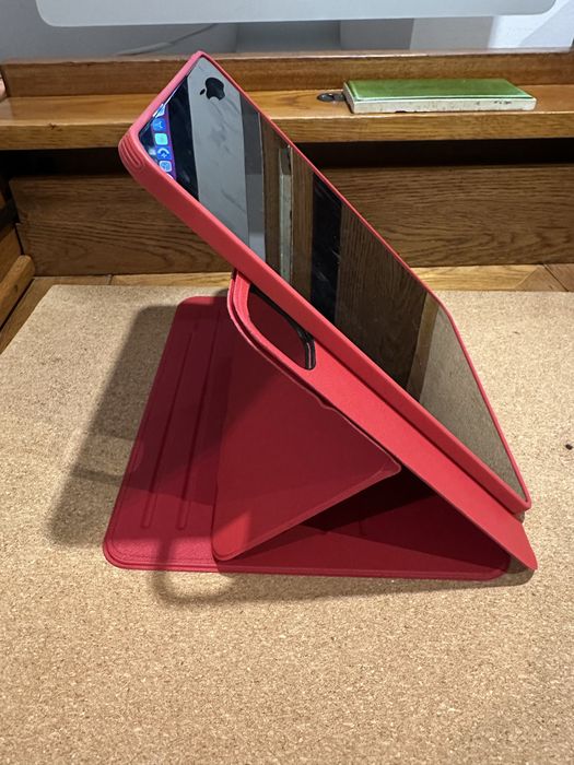 Capa Magnética ESR iPad Pro 13” 2024