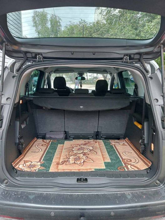 Peugeot 5008 2010 року