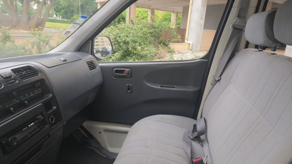 Toyota hiace 6 lugares 2.4
