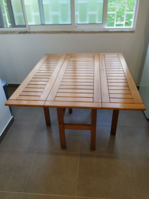Mesa refeição madeira maciça ripada, três posições PREÇO NOVO