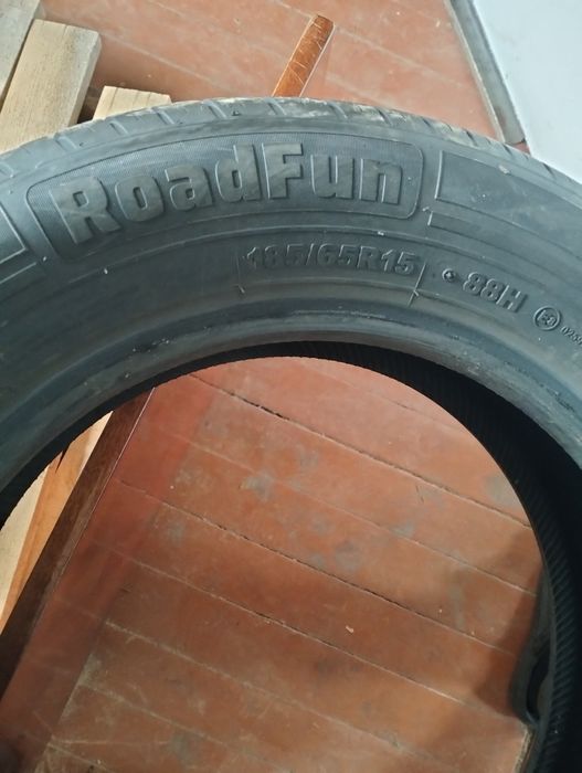 Продам резину на 15, состояния новое .