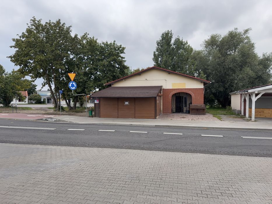 Lokal użytkowy do wynajęcia – 81,3 m² – centrum Barcina