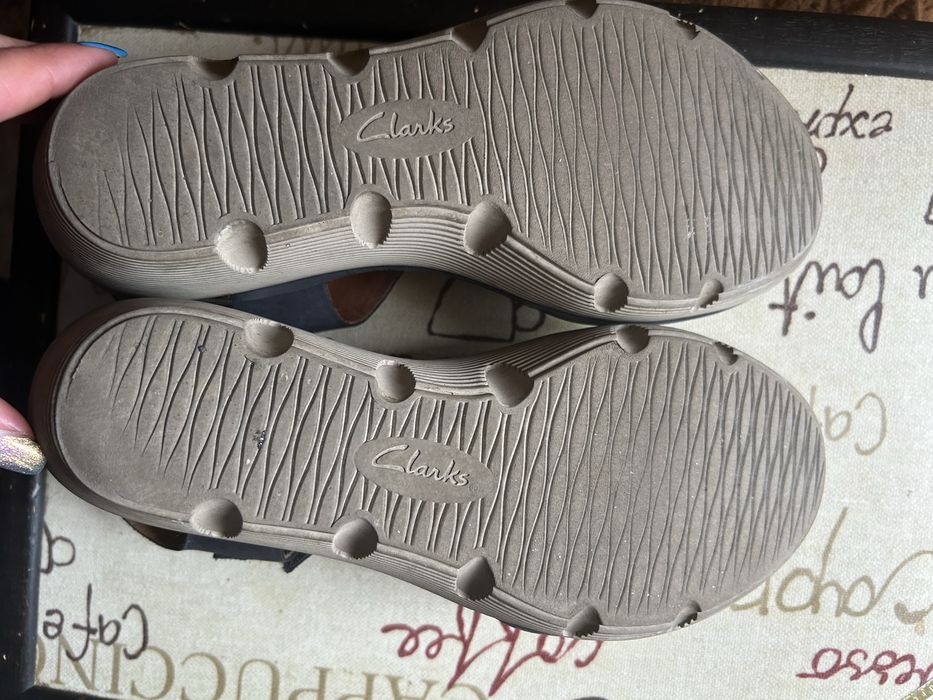 Clarks skóra sandały rozmiar 39,5