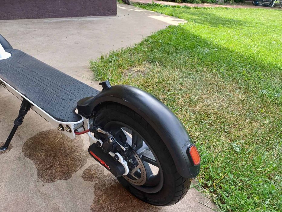 Електросамокат з амортизатором