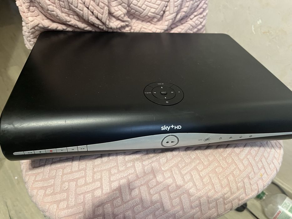 Супутниковий ресивер Amstrad Sky