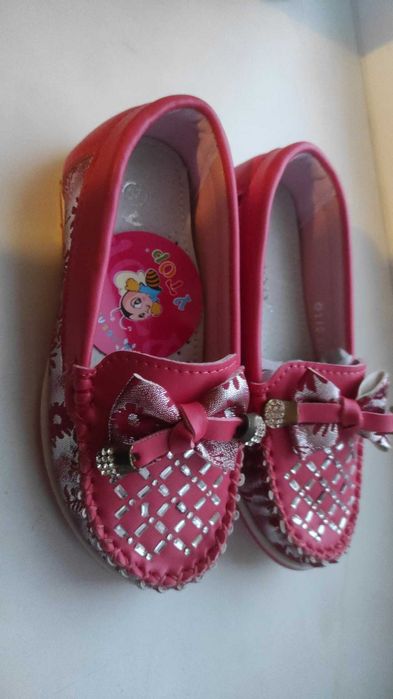 Взуття дитяче для дівчинки
