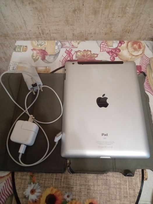 iPad планшет работает