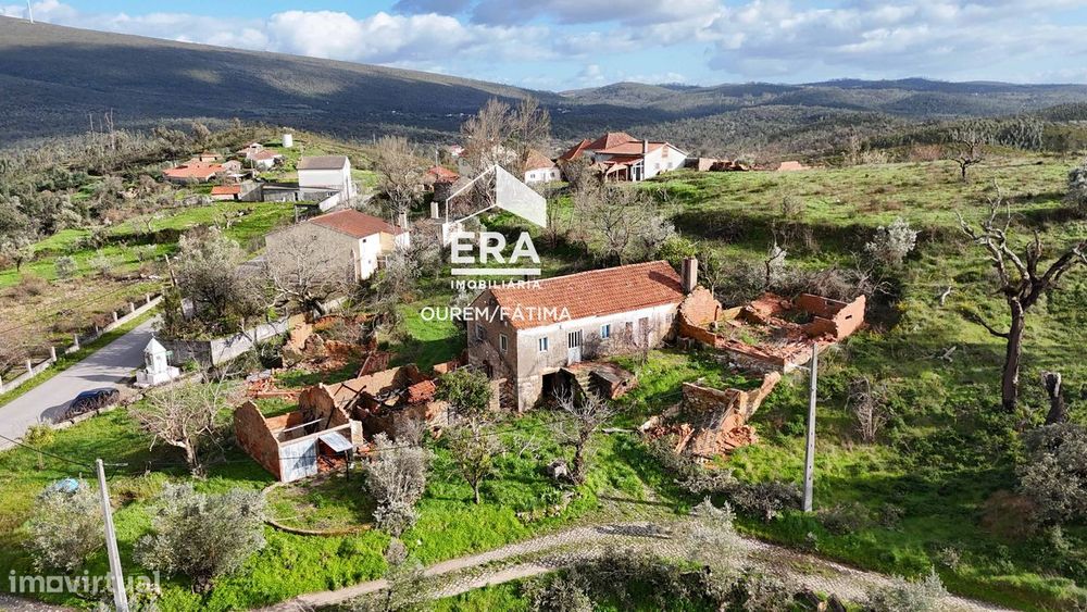 Moradia T3 para restaurar, Almoster